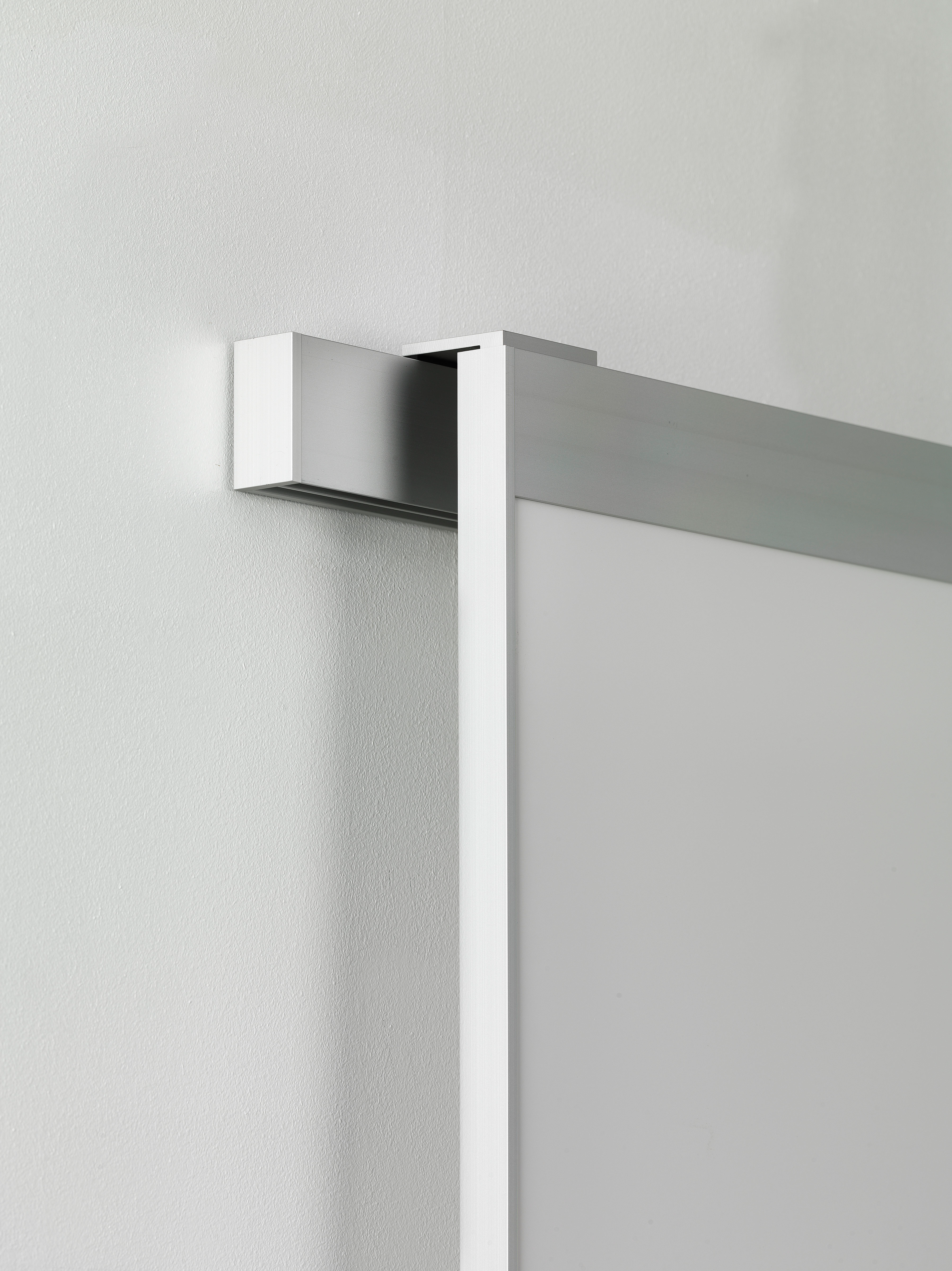 VIP Board, Abstracta